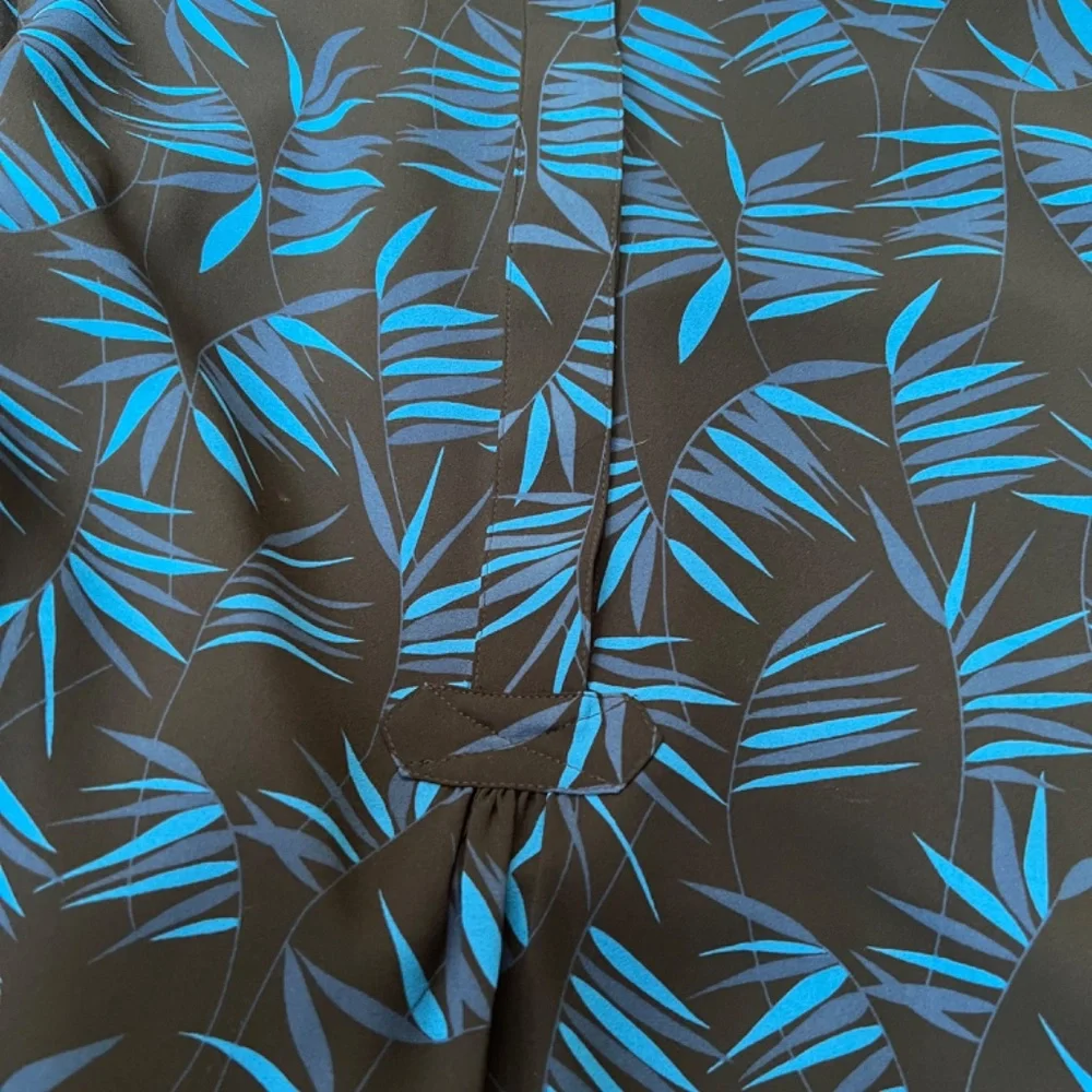 Beautiful black with blue print Anne Klein blouse in Large size - Picture 10 of 11